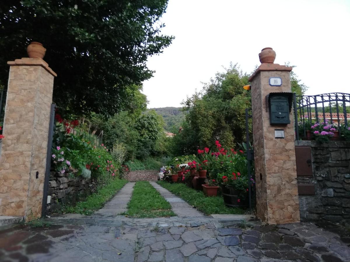 Agrifoglio B&B Con Giardino Aritzo Bagian luar foto